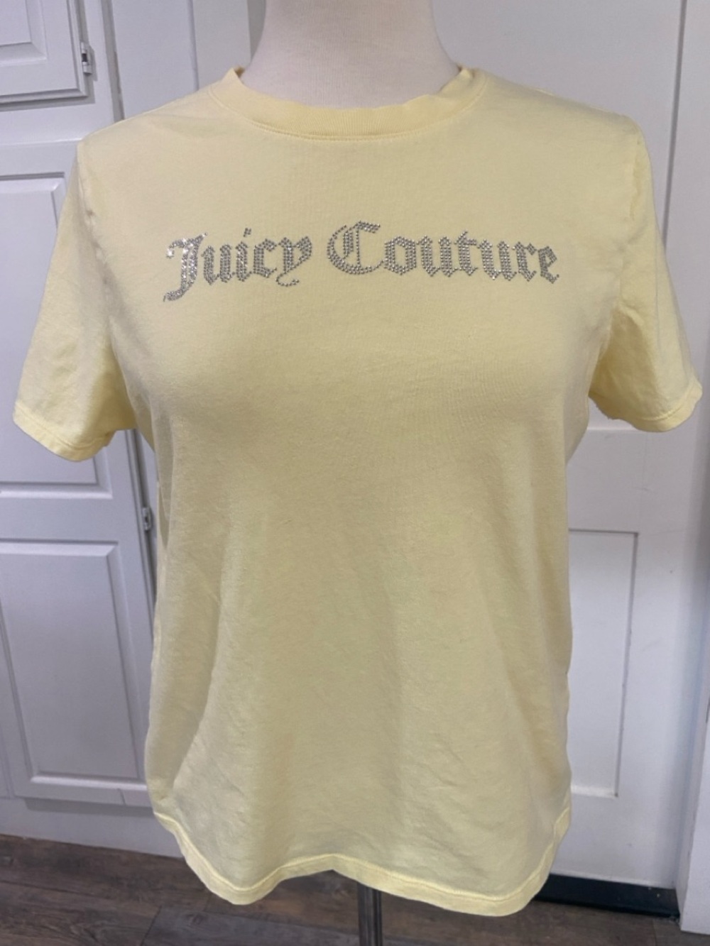 Juicy Couture x Forever 21 Y2K Bling Logo Tee Women’s Med Yellow Glam Baby Tee